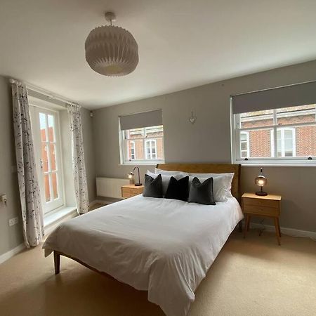 The Penthouse, Winchester Luaran gambar