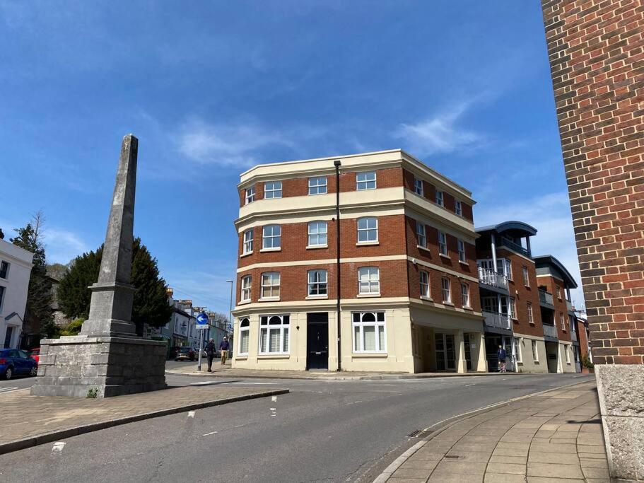 The Penthouse, Winchester Luaran gambar